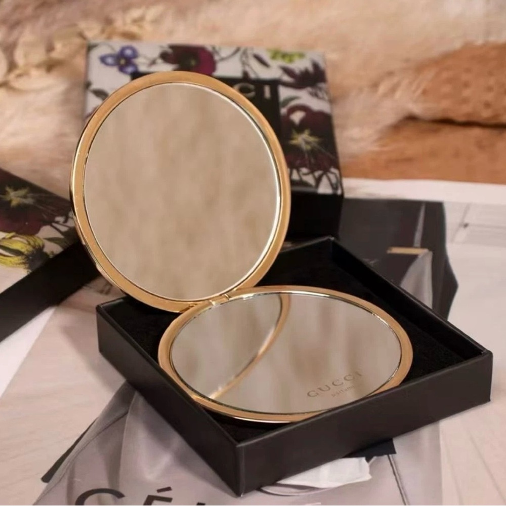 GUCCI Gold Floral Mirror - Picture 2 of 4